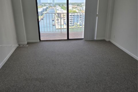Copropriété à louer à Sunny Isles Beach, Floride: 2 chambres, 93.65 m2 № 2076676 - photo 10