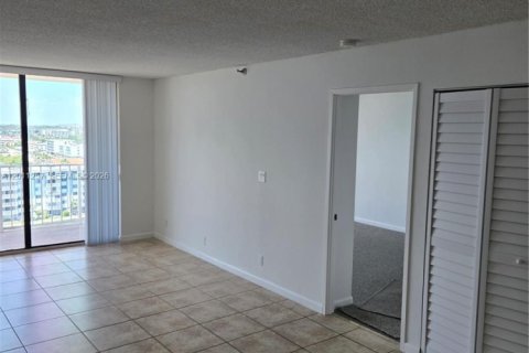 Copropriété à louer à Sunny Isles Beach, Floride: 2 chambres, 93.65 m2 № 2076676 - photo 6