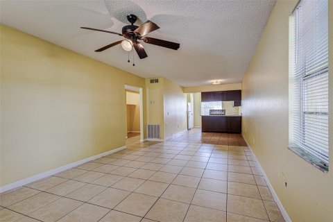 Appartement à louer à Auburndale, Floride: 2 chambres, 62.89 m2 № 1907205 - photo 5