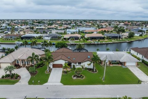 House in Punta Gorda, Florida 3 bedrooms, 209.77 sq.m. № 2119658