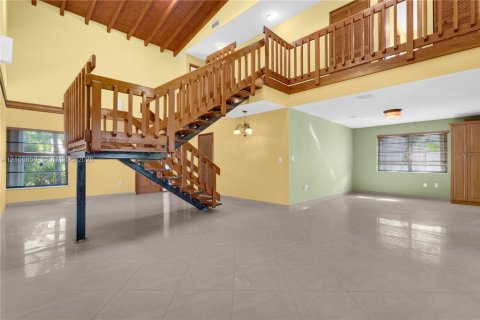 Villa ou maison à vendre à Miami, Floride: 4 chambres, 187.29 m2 № 2428111 - photo 3