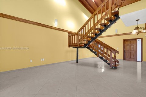 Villa ou maison à vendre à Miami, Floride: 4 chambres, 187.29 m2 № 2428111 - photo 12