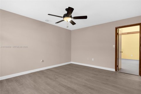 Villa ou maison à vendre à Miami, Floride: 4 chambres, 187.29 m2 № 2428111 - photo 28