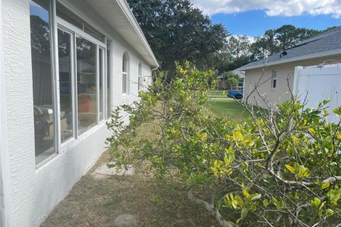 House in Port Orange, Florida 3 bedrooms, 152.64 sq.m. № 842798 - photo 12