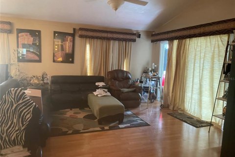House in Port Orange, Florida 3 bedrooms, 152.64 sq.m. № 842798 - photo 4