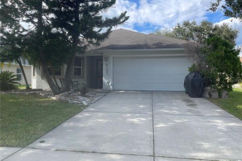 House in Port Orange, Florida 3 bedrooms, 152.64 sq.m. № 842798 - photo 1