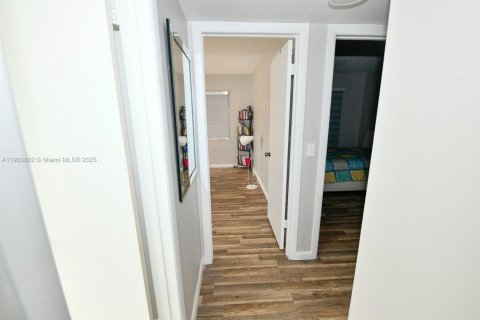 Copropriété à vendre à Deerfield Beach, Floride: 2 chambres, 76.18 m2 № 1965282 - photo 9