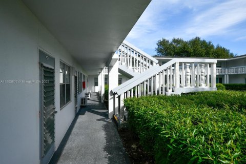Copropriété à vendre à Deerfield Beach, Floride: 2 chambres, 76.18 m2 № 1965282 - photo 25