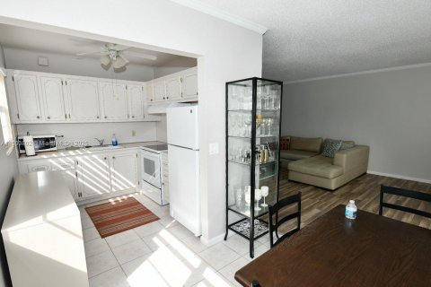 Copropriété à vendre à Deerfield Beach, Floride: 2 chambres, 76.18 m2 № 1965282 - photo 3
