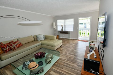 Copropriété à vendre à Deerfield Beach, Floride: 2 chambres, 76.18 m2 № 1965282 - photo 8