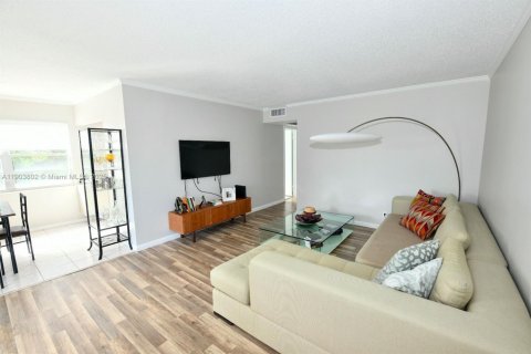 Copropriété à vendre à Deerfield Beach, Floride: 2 chambres, 76.18 m2 № 1965282 - photo 5