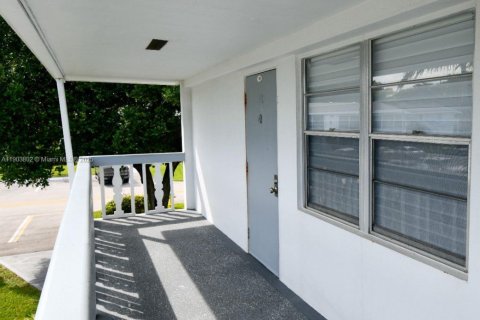 Copropriété à vendre à Deerfield Beach, Floride: 2 chambres, 76.18 m2 № 1965282 - photo 23