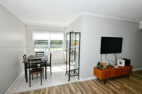 Copropriété à vendre à Deerfield Beach, Floride: 2 chambres, 76.18 m2 № 1965282 - photo 4