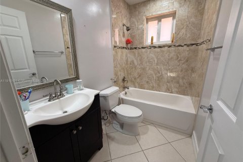 Villa ou maison à vendre à Miami Lakes, Floride: 3 chambres, 198.07 m2 № 1966402 - photo 16