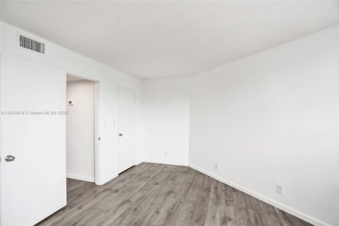 Appartement à louer à West Palm Beach, Floride: 1 chambre, 72 m2 № 1833845 - photo 11