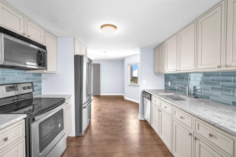 Купить кондоминиум в Майами, Флорида 1 спальня, 118.54м2, № 1790756 - фото 12