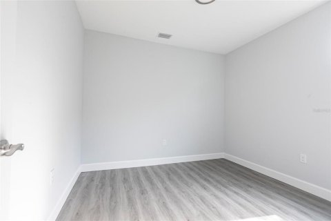 Commercial property in Englewood, Florida 6 bedrooms, 215.9 sq.m. № 1762254 - photo 19