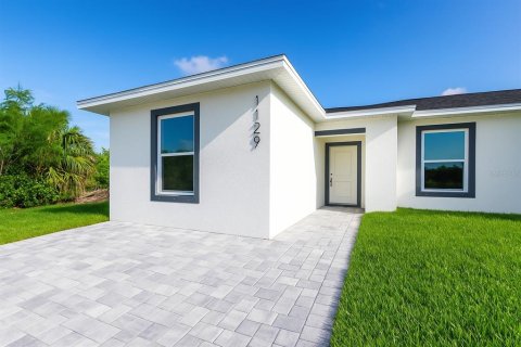 Commercial property in Englewood, Florida 6 bedrooms, 215.9 sq.m. № 1762254 - photo 23