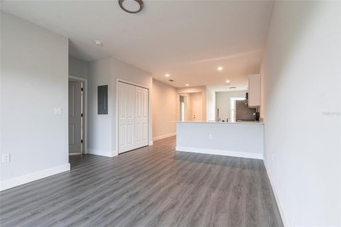 Commercial property in Englewood, Florida 6 bedrooms, 215.9 sq.m. № 1762254 - photo 4