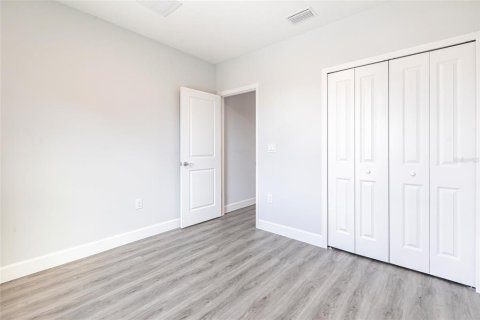 Commercial property in Englewood, Florida 6 bedrooms, 215.9 sq.m. № 1762254 - photo 17