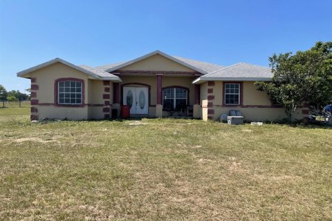 House in Groveland, Florida 3 bedrooms, 179.77 sq.m. № 1851803 - photo 1