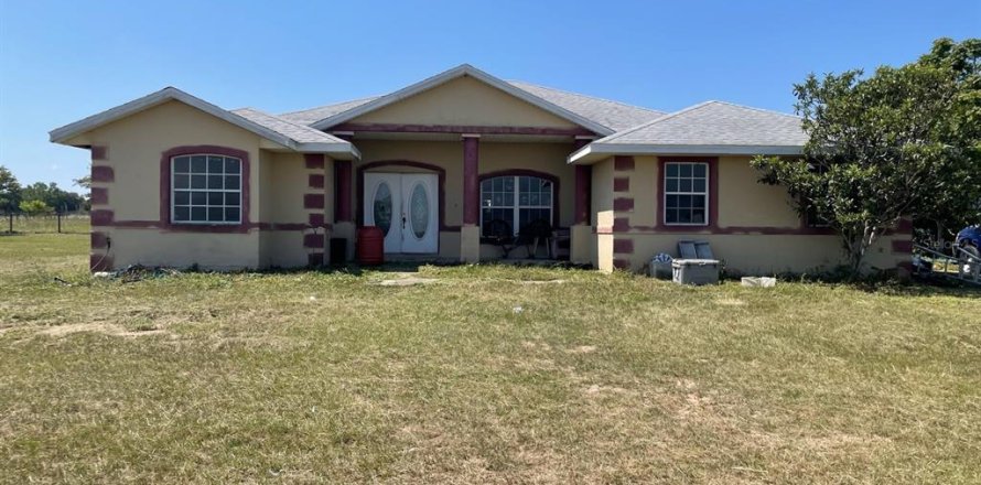 House in Groveland, Florida 3 bedrooms, 179.77 sq.m. № 1851803