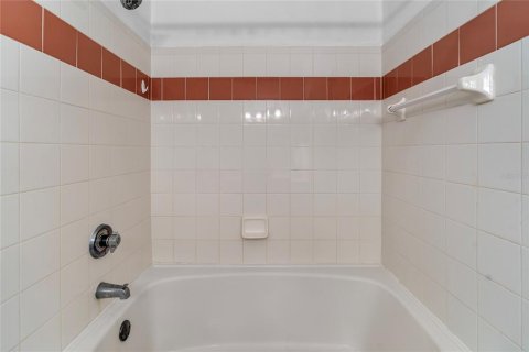 Condo in Tampa, Florida, 2 bedrooms  № 1880674 - photo 17