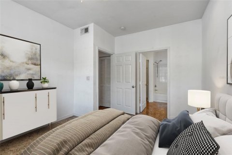 Condo in Tampa, Florida, 2 bedrooms  № 1880674 - photo 24