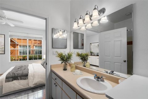 Condo in Tampa, Florida, 2 bedrooms  № 1880674 - photo 16