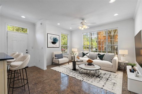 Condo in Tampa, Florida, 2 bedrooms  № 1880674 - photo 7