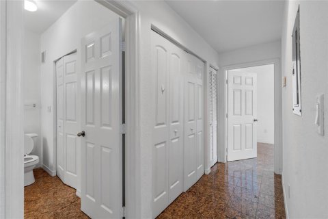 Condo in Tampa, Florida, 2 bedrooms  № 1880674 - photo 21