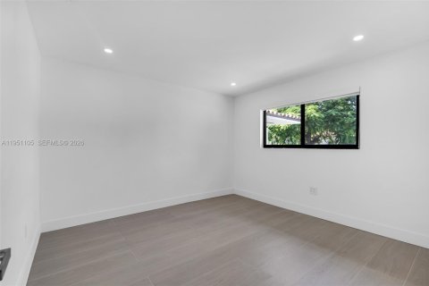 Propiedad comercial en venta en Miami, Florida, 188.13 m2 № 2007596 - foto 19