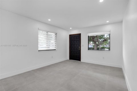 Propiedad comercial en venta en Miami, Florida, 188.13 m2 № 2007596 - foto 28