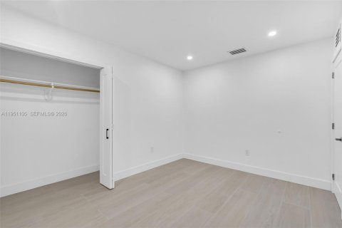 Propiedad comercial en venta en Miami, Florida, 188.13 m2 № 2007596 - foto 17