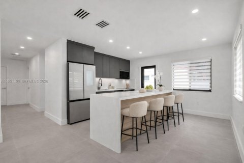 Propiedad comercial en venta en Miami, Florida, 188.13 m2 № 2007596 - foto 24