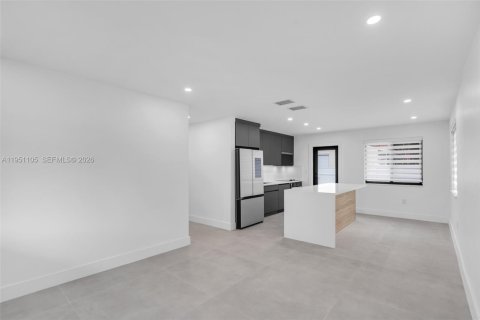 Propiedad comercial en venta en Miami, Florida, 188.13 m2 № 2007596 - foto 26