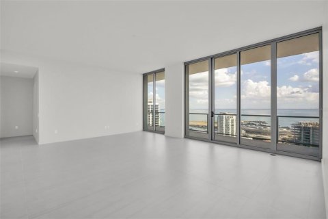 Condo in Saint Petersburg, Florida, 3 bedrooms  № 2138712 - photo 7