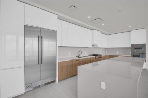 Condo in Saint Petersburg, Florida, 3 bedrooms  № 2138712 - photo 10