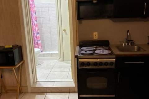 Immobilier commercial à louer à Miami Gardens, Floride: 3 pièces, 147.71 m2 № 2245818 - photo 8