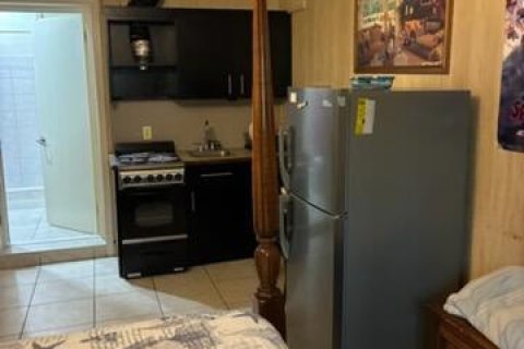 Immobilier commercial à louer à Miami Gardens, Floride: 3 pièces, 147.71 m2 № 2245818 - photo 13