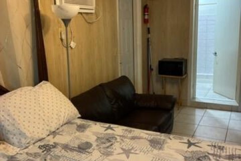 Immobilier commercial à louer à Miami Gardens, Floride: 3 pièces, 147.71 m2 № 2245818 - photo 3