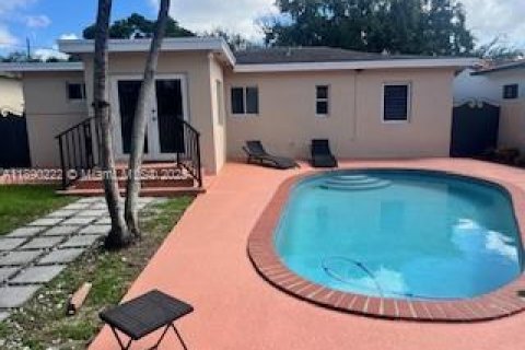 Villa ou maison à louer à Miami Springs, Floride: 3 chambres, 127.46 m2 № 1943639 - photo 2