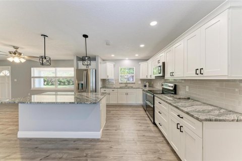 House in Palmetto, Florida 3 bedrooms, 164.99 sq.m. № 2215915 - photo 12