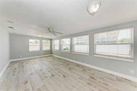 House in Palmetto, Florida 3 bedrooms, 164.99 sq.m. № 2215915 - photo 8