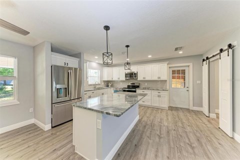 House in Palmetto, Florida 3 bedrooms, 164.99 sq.m. № 2215915 - photo 9