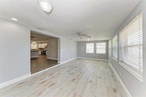 House in Palmetto, Florida 3 bedrooms, 164.99 sq.m. № 2215915 - photo 6