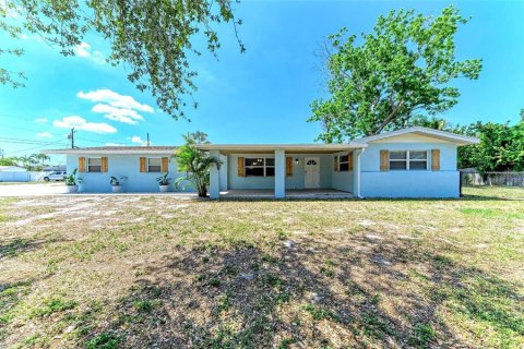 House in Palmetto, Florida 3 bedrooms, 164.99 sq.m. № 2215915
