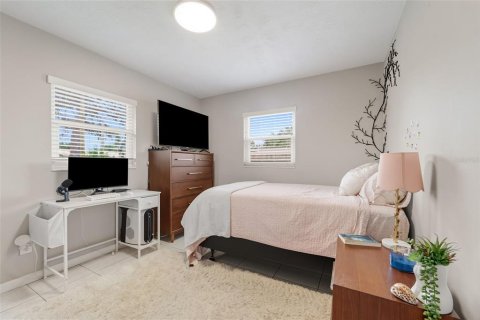 Casa en venta en Saint Petersburg, Florida, 2 dormitorios, 74.14 m2 № 1905157 - foto 14