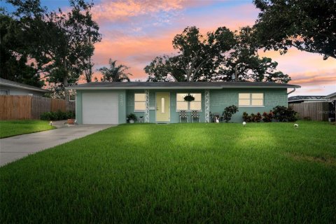 Casa en venta en Saint Petersburg, Florida, 2 dormitorios, 74.14 m2 № 1905157 - foto 1