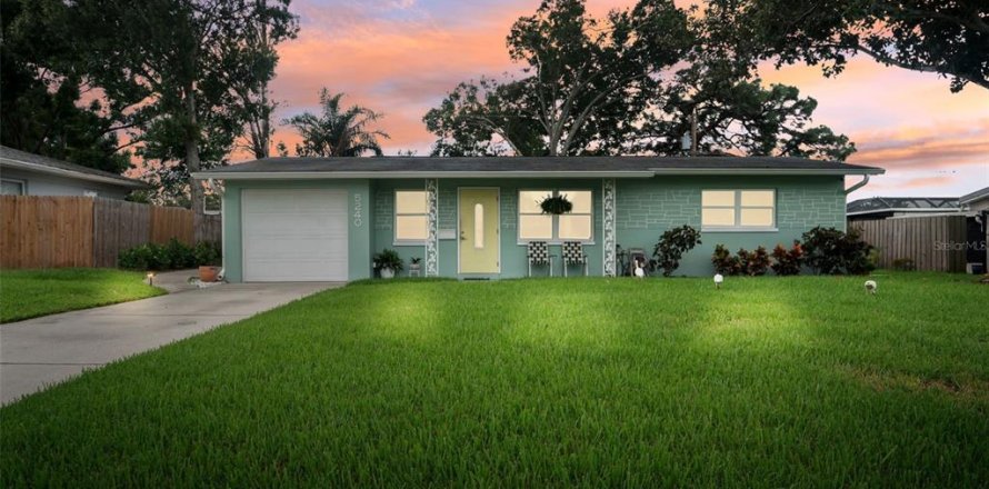Casa en Saint Petersburg, Florida 2 dormitorios, 74.14 m2 № 1905157